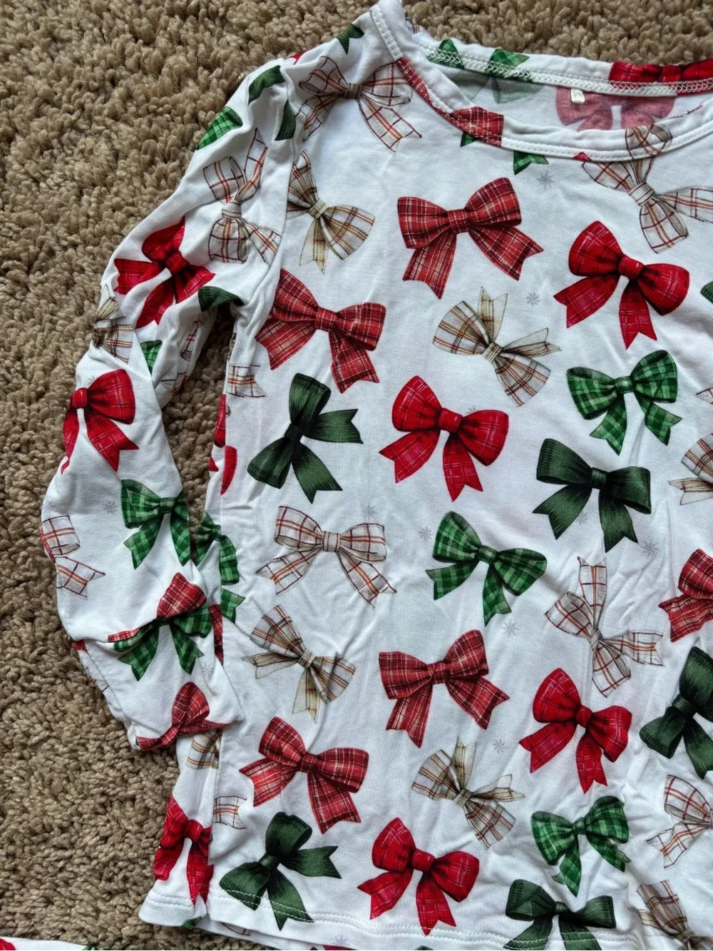 3T-4T White Holiday Bow Print Pajama Set: Posh Peanut Long Sleeve